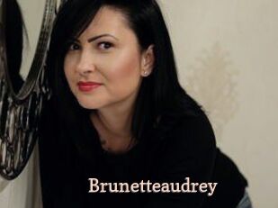 Brunetteaudrey