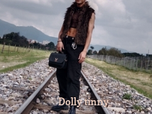 dolly_tinny Chaude Vision