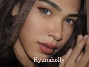 Hyunaholly