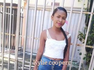 Kylie_cooperr