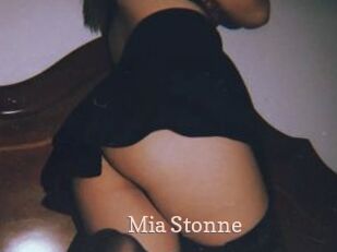 Mia_Stonne