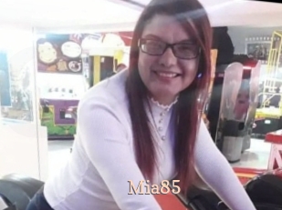 Mia85