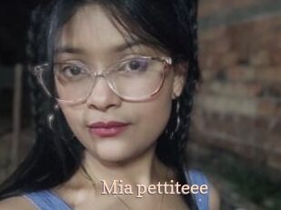 Mia_pettiteee