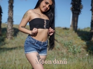 Moon_danii