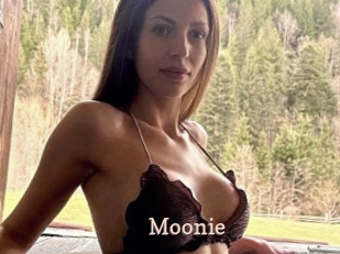 moonie Chaude Vision
