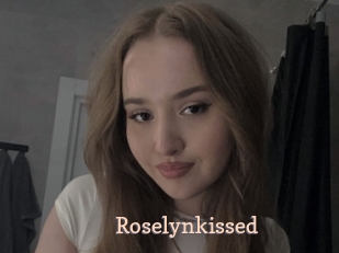 Roselynkissed