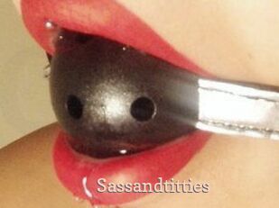 Sassandtitties