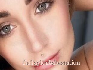 TiaTaylorBabestation