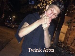 Twink_Aron