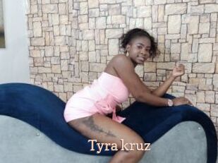 tyra_kruz Chaude Vision