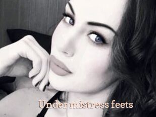 Under_mistress_feets