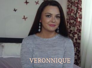 VERONNIQUE_